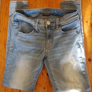 American Eagle Light Wash Skinny Jean